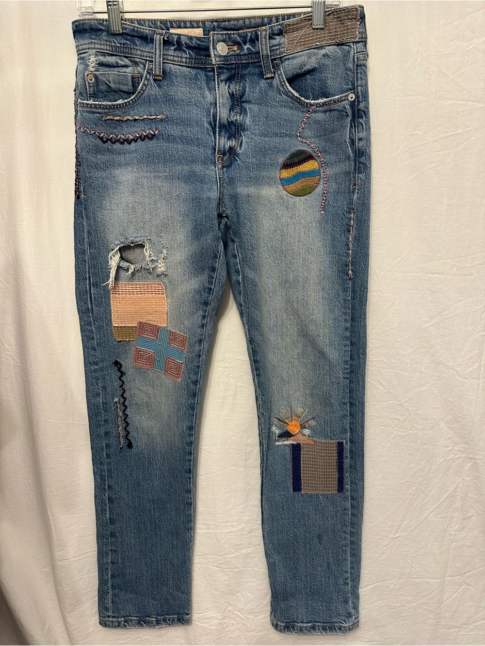 Pilcro Anthropologie Slim Boyfriend Jeans 27 Embroidered Patchwork Distressed
